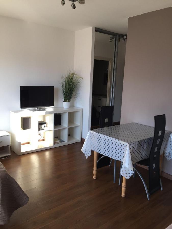 Studio Au Calme, Parking, Proche Thermes 엑스레뱅 외부 사진